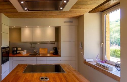 Bazeilles-sur-Othain Casa | Maison de charme à la campagne avec terrasse et grand espace extérieur - FR-1-585-76