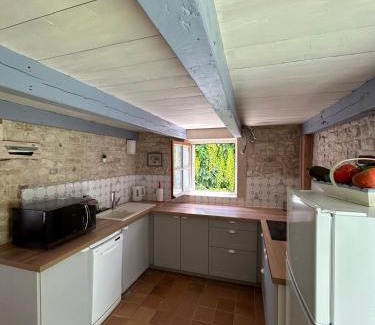 Sainte-Marie-de-Re Casa | Maison de charme cœur village - cour et terrasse extérieure à 200m de la mer
