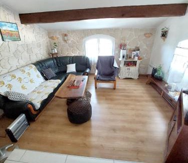 Autignac Casa | Maison de charme à Autignac avec vue sur jardin et montagne