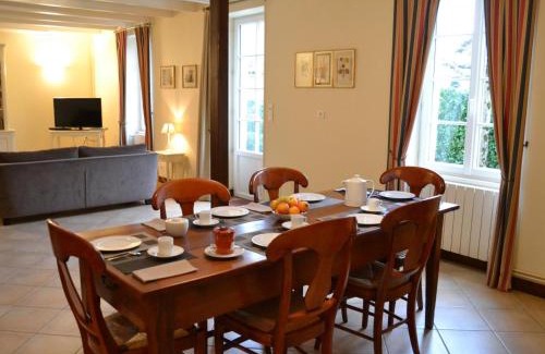 Saint-Cybardeaux Casa | Maison de charme avec piscine chauffée et jardin privé, idéale pour familles - FR-1-653-85
