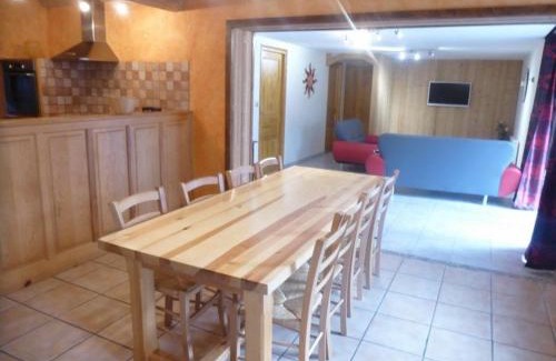 Esplantas Casa | Maison de charme restaurée au bord d'un ruisseau avec terrasse, proche activités de plein air et confort moderne - FR-1-582-225