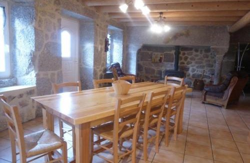 Esplantas Casa | Maison de charme restaurée au bord d'un ruisseau avec terrasse, proche activités de plein air et confort moderne - FR-1-582-225