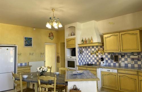 Pierrefitte-sur-Loire Casa | Maison de famille au cœur du Bourbonnais, 18ème siècle, charme et confort, proche loisirs et commerces - FR-1-489-387