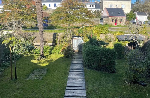 Groix Casa | Maison de Famille à 100 m de la Plage de Locmaria, Charme Fou, Jardin Clos
