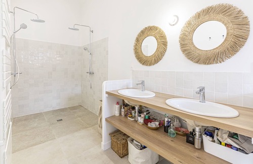 Laval Casa | Maison de famille chaleureuse