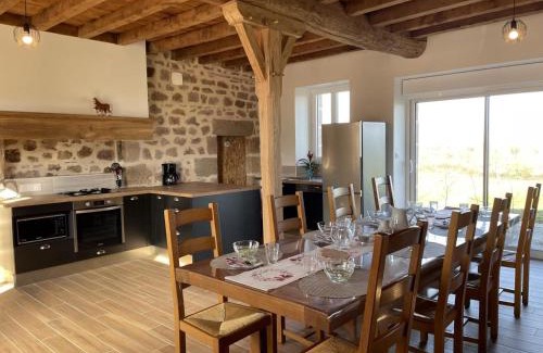 Ygrande Casa | Maison de ferme rénovée 18ème avec jardin, cheminée, Wi-Fi et parking - FR-1-489-433