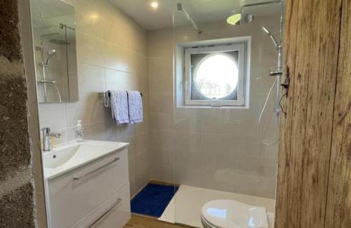 Ygrande Casa | Maison de ferme rénovée 18ème avec jardin, cheminée, Wi-Fi et parking - FR-1-489-433