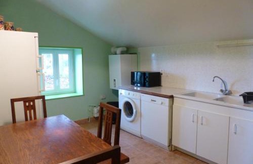Deux-Chaises Casa | Maison de ferme rénovée, campagne, cheminée, étang privé, jardin, parking, internet - FR-1-489-177
