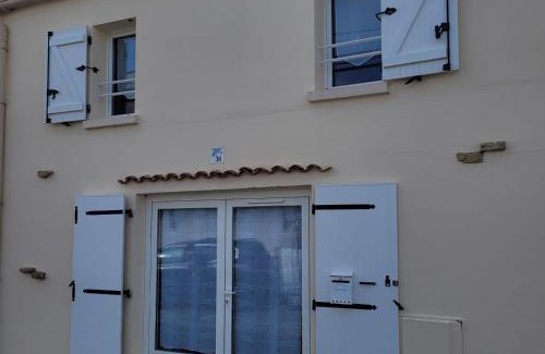 Saint-Georges-d'Oleron Casa | Maison de village au cœur des marais salants d'Oléron, à 100m des commerces - FR-1-778-20