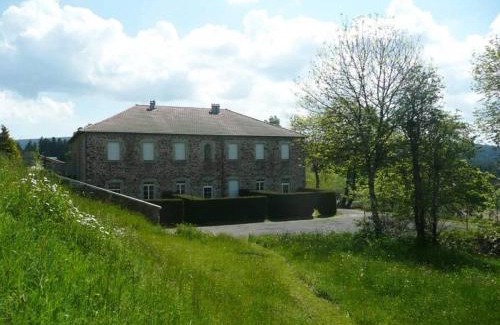 Saint-Julien-Molhesabate Casa | Maison de plain-pied rénovée en 2018 avec jardin privatif, calme, nature et activités à Saint-Julien - FR-1-582-265