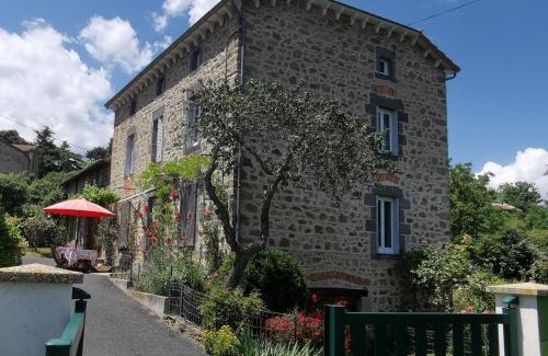 Saint-Just-pres-Brioude Casa | Maison de caractère avec jardin, idéale famille, près de Brioude, prox. baignade et ski - FR-1-582-314