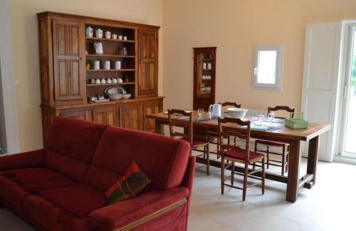 Saint-Sulpice-de-Cognac Casa | Maison de vacances spacieuse à la campagne avec jardin clos, WIFI, vélos gratuits et équipements bébé. - FR-1-653-139