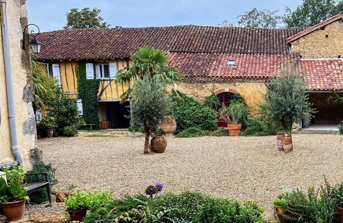 Cazaubon Casa | Maison de Gardien - charming boho farmhouse Gers.