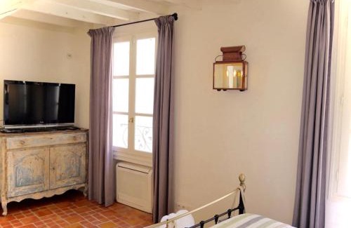 Antibes Old Town Villa | Maison De La Tour