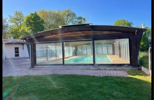 Auriac-du-Perigord Casa | Maison de location vacance avec piscine couverte et chauffée