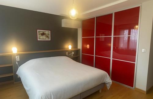 Auriac-du-Perigord Casa | Maison de location vacance avec piscine couverte et chauffée