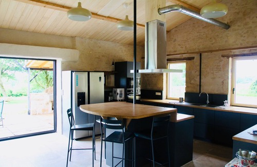 Sepvret Casa | Maison de Luxe Indépendante Dans une Aile du Logis, Terrasse Nature, Randonnées