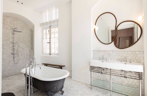 Vallabregues Otro | Maison de Maître en Provence Avec 2 Piscines, Jardin et Salle de Sport