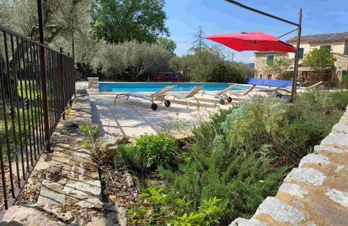 Saint Michel d'Euzet Casa | Maison de vacances à louer dans le Gard Provençal, semaine de 7 jours minimum, samedi au samedi, 10 personnes, Le Mas du Colombier