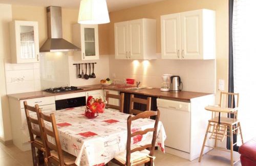 Saint-Paterne-Racan Casa | Maison de vacances avec piscine chauffée, spa, aire de jeux et jardin privatif en Touraine - FR-1-381-286