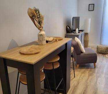 Thuir Casa | Maison de Vacances 2 Chambres avec rooftop