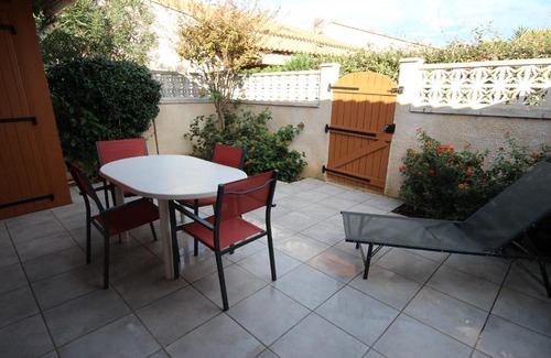 Portiragnes-Plage Villa | Maison de vacances, 4 à 5 couchages, cuisine séjour climatisé dans résidence avec piscine, les Jardins de Portiragnes, 500m de la mer, LRJP31