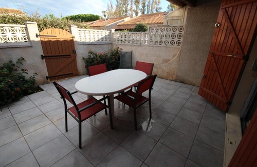 Portiragnes-Plage Villa | Maison de vacances, 4 à 5 couchages, cuisine séjour climatisé dans résidence avec piscine, les Jardins de Portiragnes, 500m de la mer, LRJP31