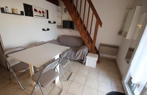 Portiragnes-Plage Villa | Maison de vacances, 4 à 5 couchages, cuisine séjour climatisé dans résidence avec piscine, les Jardins de Portiragnes, 500m de la mer, LRJP31