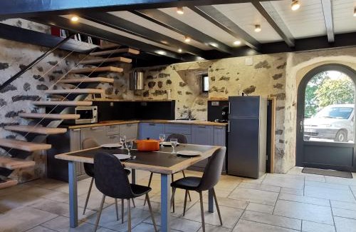 Arsac-en-Velay Casa | Maison de vacances rénovée, entre nature et ville, proche du Puy-en-Velay - FR-1-582-321
