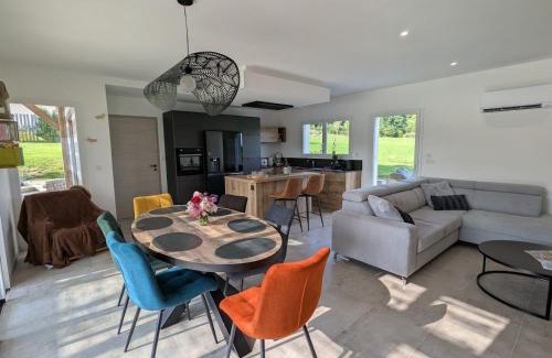 Dounoux Casa | Maison de vacances raffinée avec terrasse et piscine partagée - FR-1-589-837