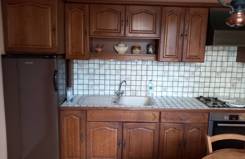 Toulon-sur-Arroux Casa | Maison de Ville, Jardin. 5 Chambres, 3 Salles de Bains, Cuisine et 2 Salons
