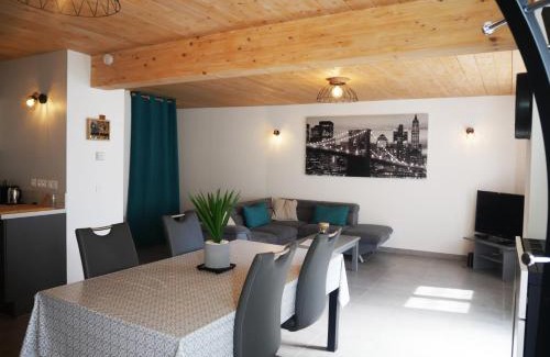 Serrieres-sur-Ain Casa | Maison de village Rives de L'Ain