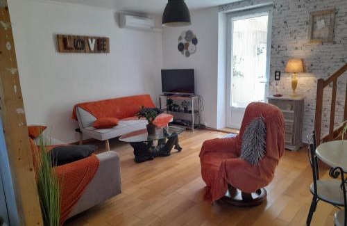 Septfonds Casa | Maison de village avec cour intérieure et terrasse