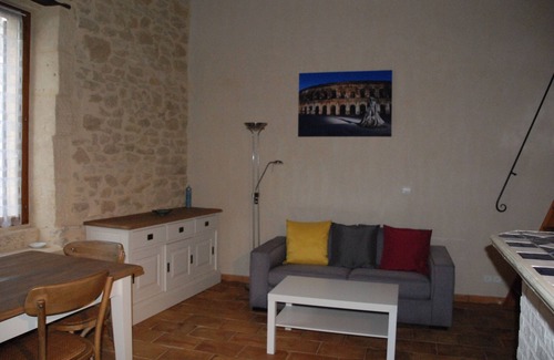 Sernhac Casa | Maison de Village Avec Terrasse et Garage Près du Pont du Gard