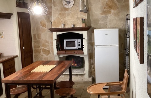 Velleron Casa | Maison de Village en Pierres, à 5minutes de L'isle sur la Sorgue
