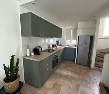 Sainte-Maxime City Centre Casa | Maison de village rénovée avec vue mer exceptionnelle