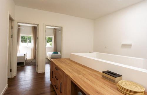 Black River Casa | Maison de ville 3 chambres avec piscine et jardin