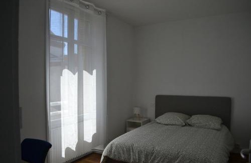 Cholet Casa | Maison de ville 4 chambres à Cholet, Idéale pour les familles, groupes et sportifs !