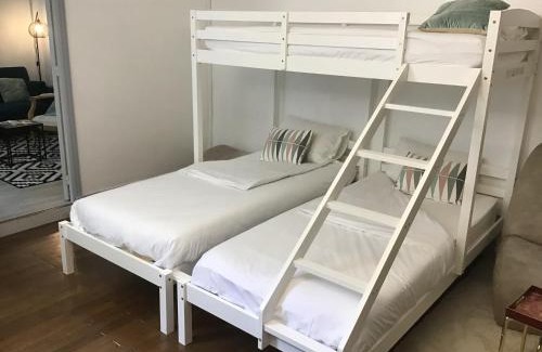 Saumur Apartamento | Maison de ville avec Cour A 2 min centre ville de Saumur