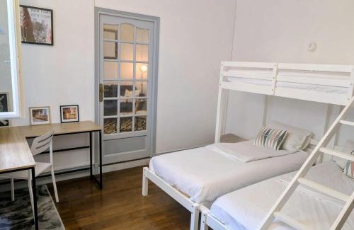 Saumur Apartamento | Maison de ville avec Cour A 2 min centre ville de Saumur