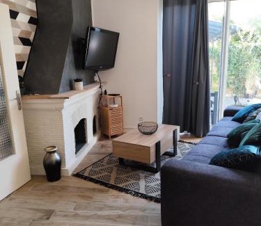 Cote Ouest Ormeaux Casa | Maison de ville avec extérieur au calme.