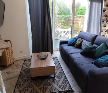 Cote Ouest Ormeaux Casa | Maison de ville avec extérieur au calme.