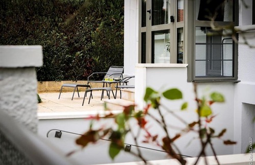 Chenove Casa | Maison « De Ville en Vigne »