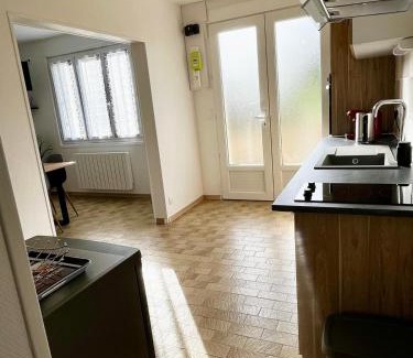 Saint-Symphorien-le-Valois Casa | MAISON DE VILLE