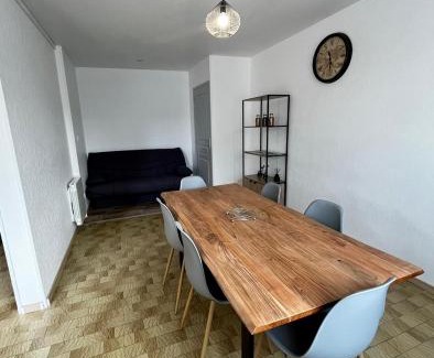 Saint-Symphorien-le-Valois Casa | MAISON DE VILLE