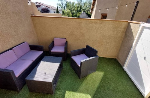 Sury-le-Comtal Casa | Maison de Ville Dans Residence Privée