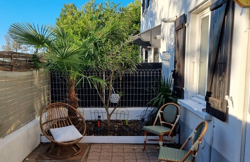 Feyzin Casa | Maison de Ville Style Années 50's Avec Rez-de-jardin