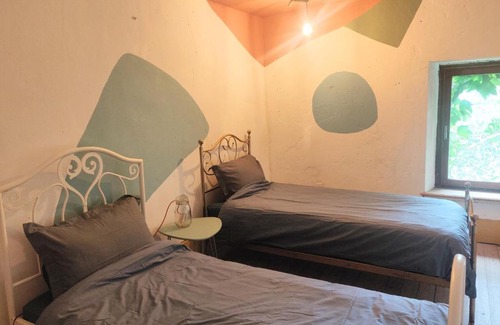 Plancher-Bas Casa | 'Maison des artistes' for up to 15 in Nature Park
