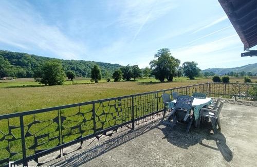 Lourdes Apartamento | Maison des champs et sa grande terrasse privée