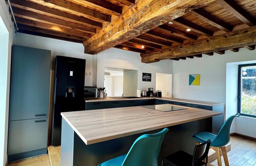 Canisy Casa | Maison des H, by the lake